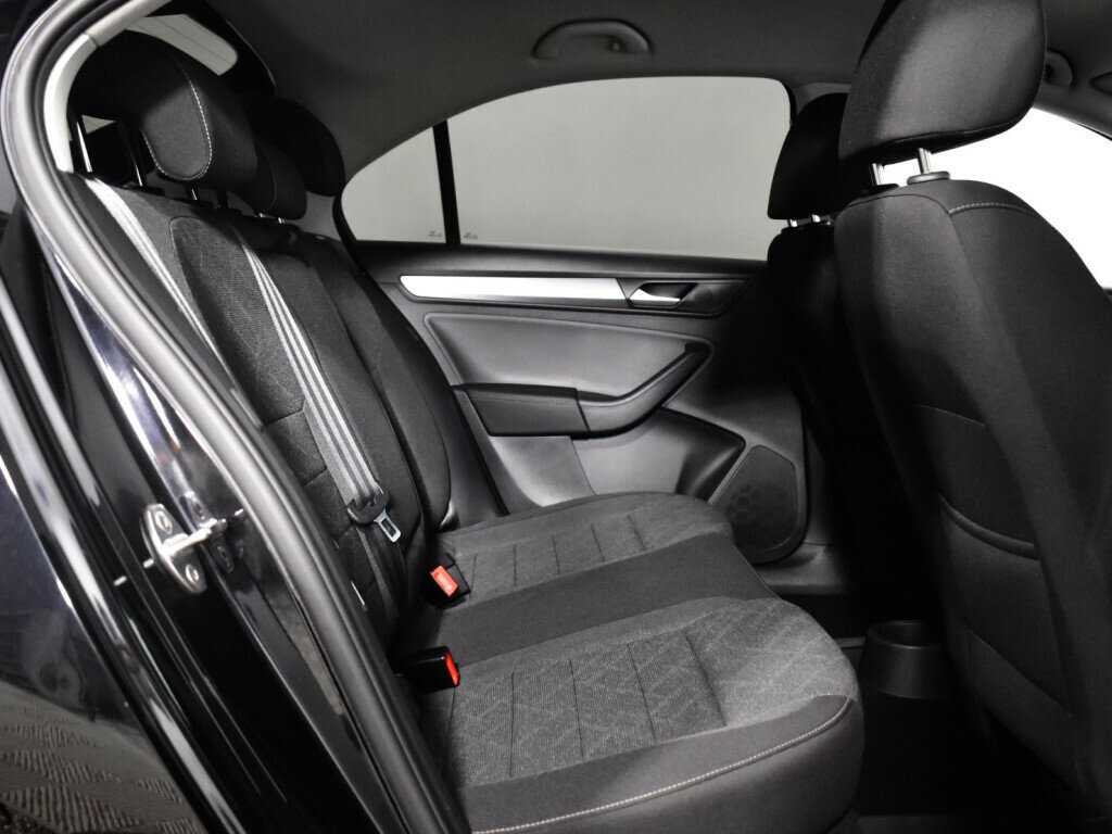 Купить Volkswagen Polo с пробегом. Фото: #9