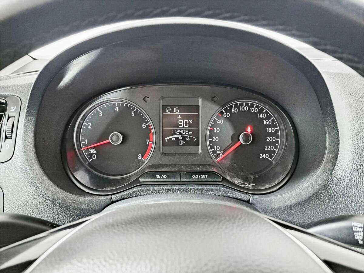 Купить Volkswagen Polo с пробегом. Фото: #11