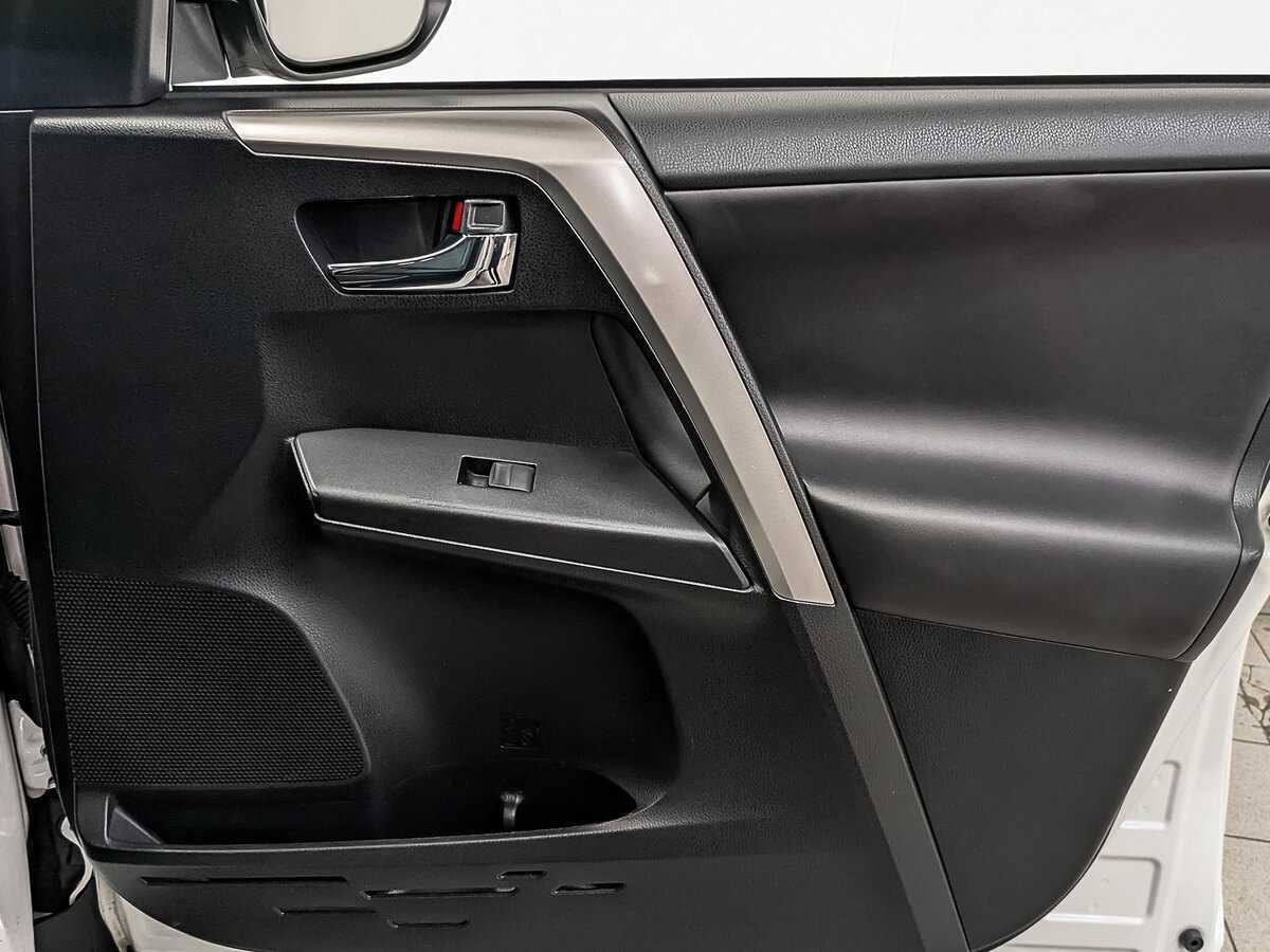 Купить Toyota RAV4 с пробегом. Фото: #22