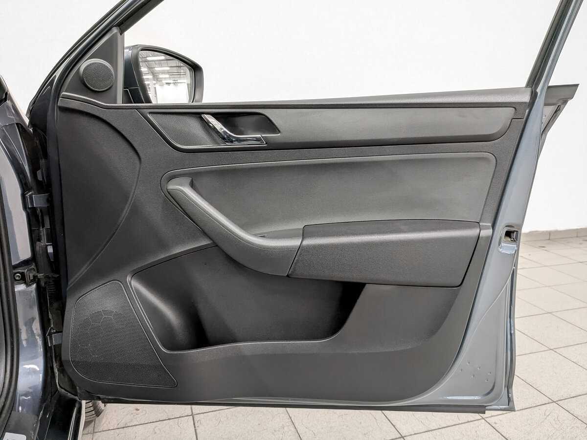 Купить Skoda Rapid с пробегом. Фото: #21