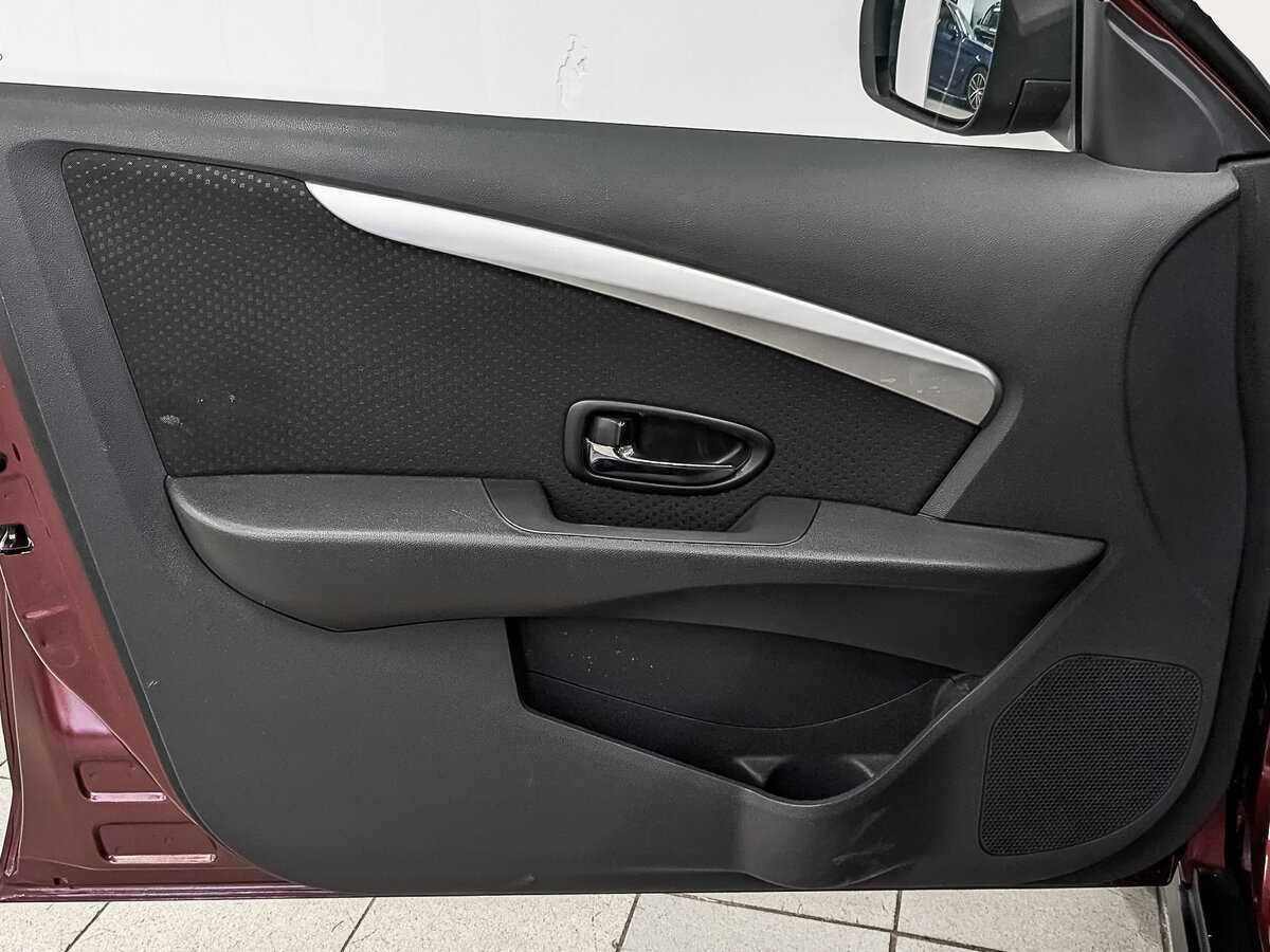 Купить Nissan Almera с пробегом. Фото: #18