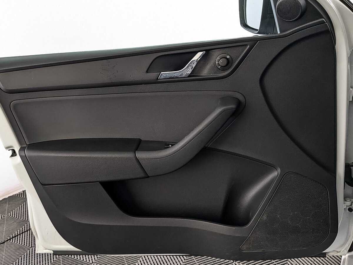 Купить Skoda Rapid с пробегом. Фото: #16