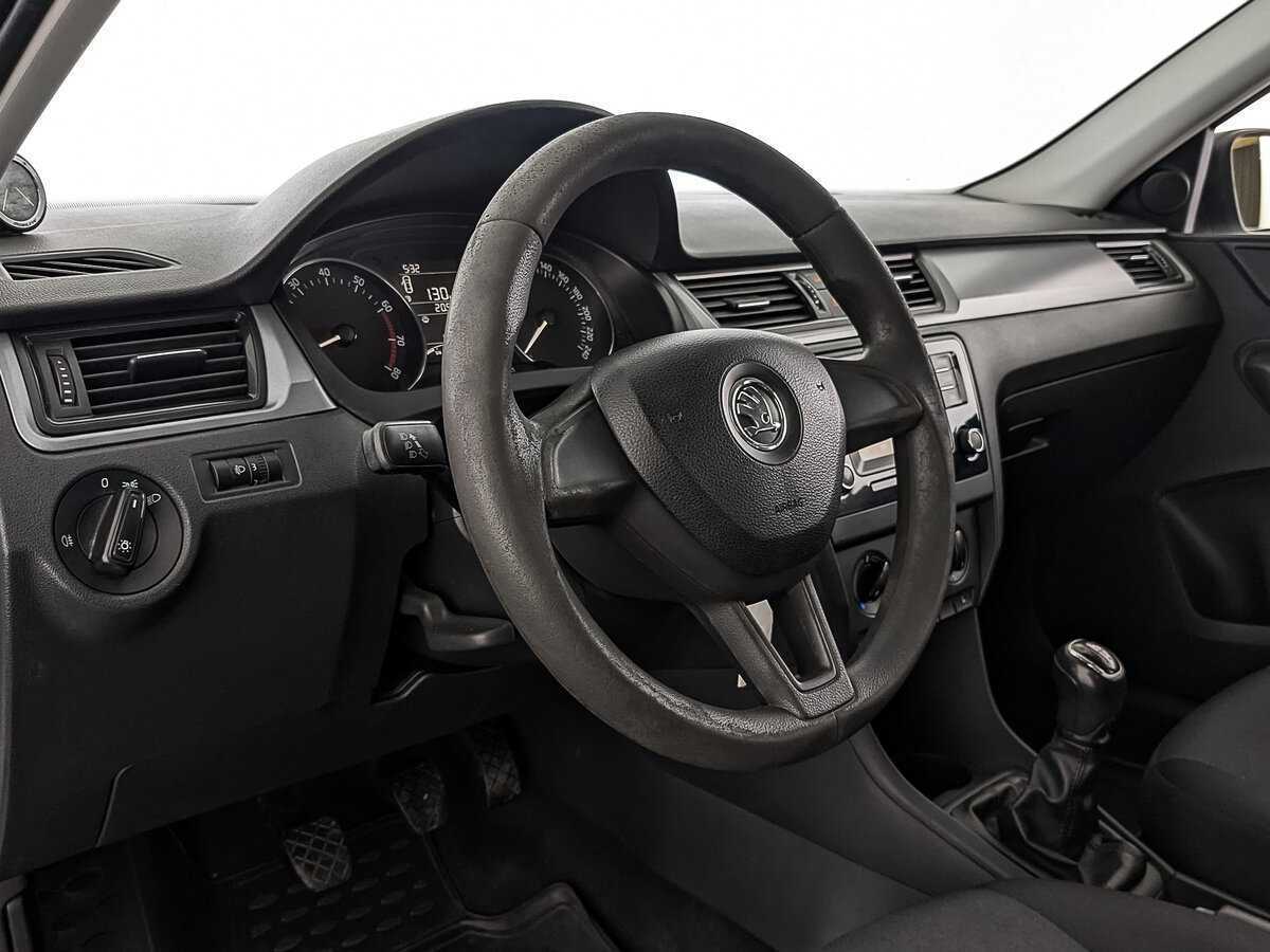 Купить Skoda Rapid с пробегом. Фото: #13