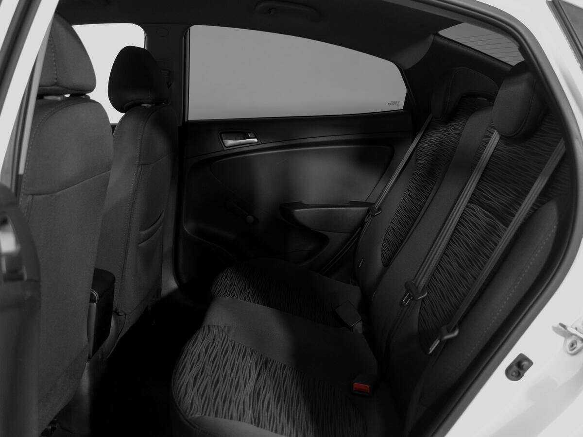 Купить Hyundai Solaris с пробегом. Фото: #9