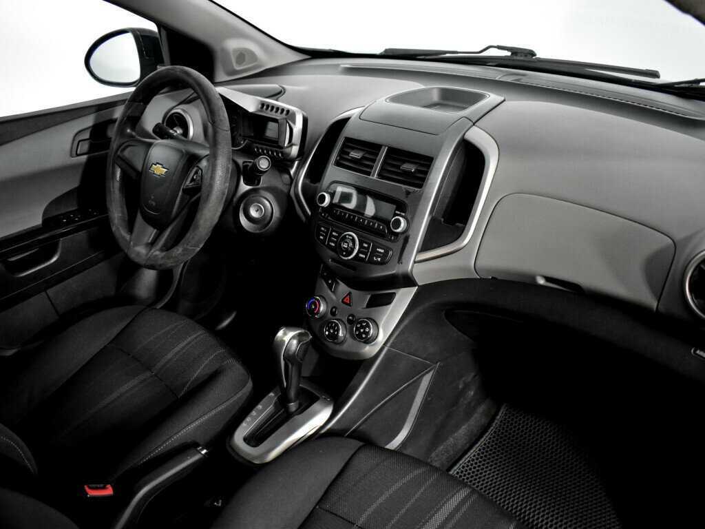 Купить Chevrolet Aveo с пробегом. Фото: #12