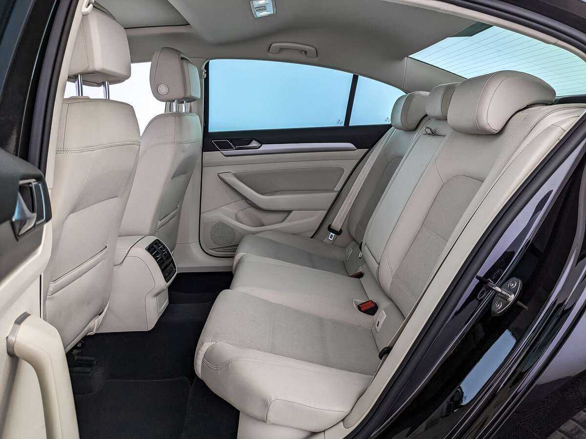 Купить Volkswagen Passat с пробегом. Фото: #13