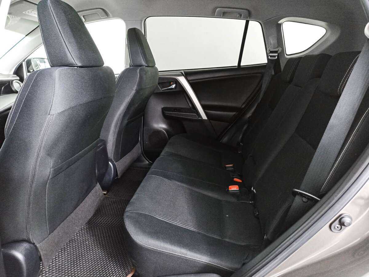 Купить Toyota RAV4 с пробегом. Фото: #9