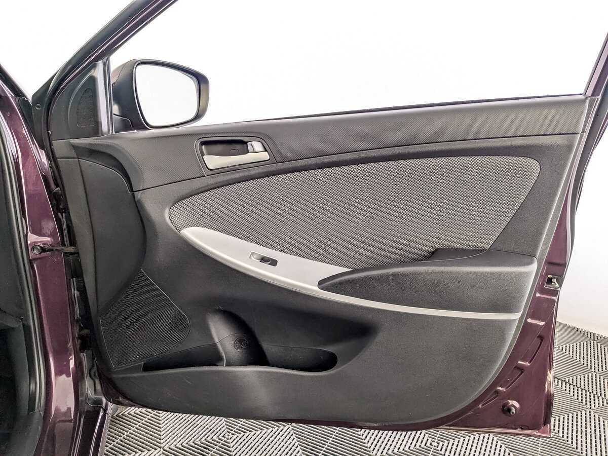 Купить Hyundai Solaris с пробегом. Фото: #19