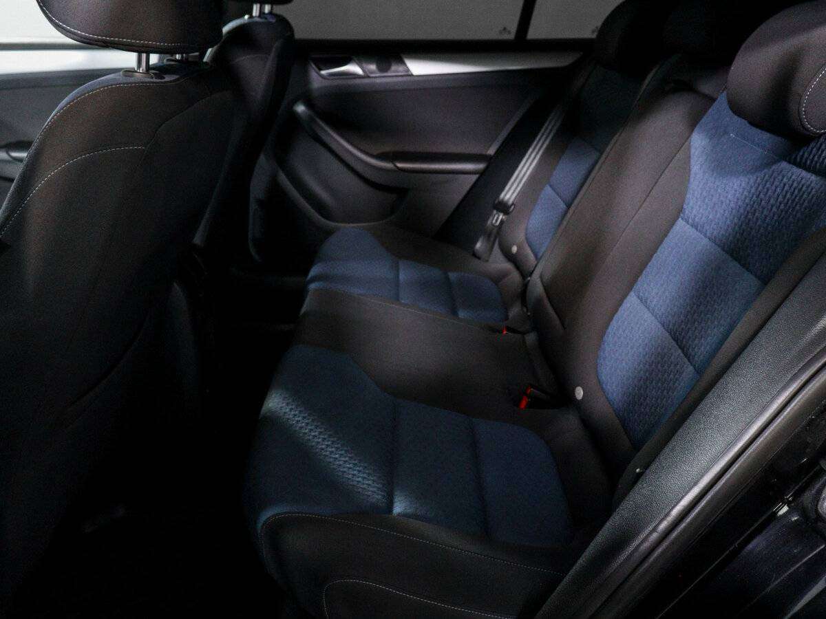 Купить Volkswagen Jetta с пробегом. Фото: #9