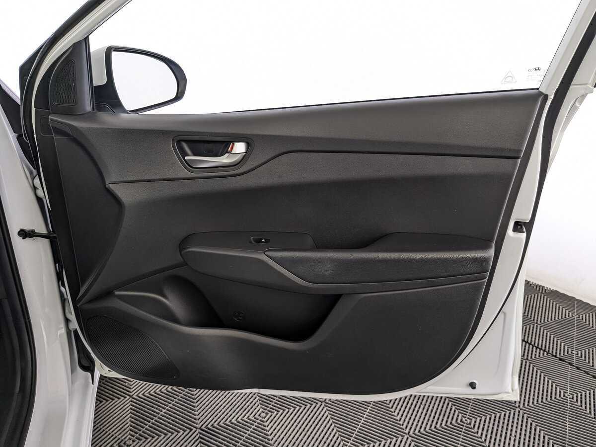 Купить Hyundai Solaris с пробегом. Фото: #22