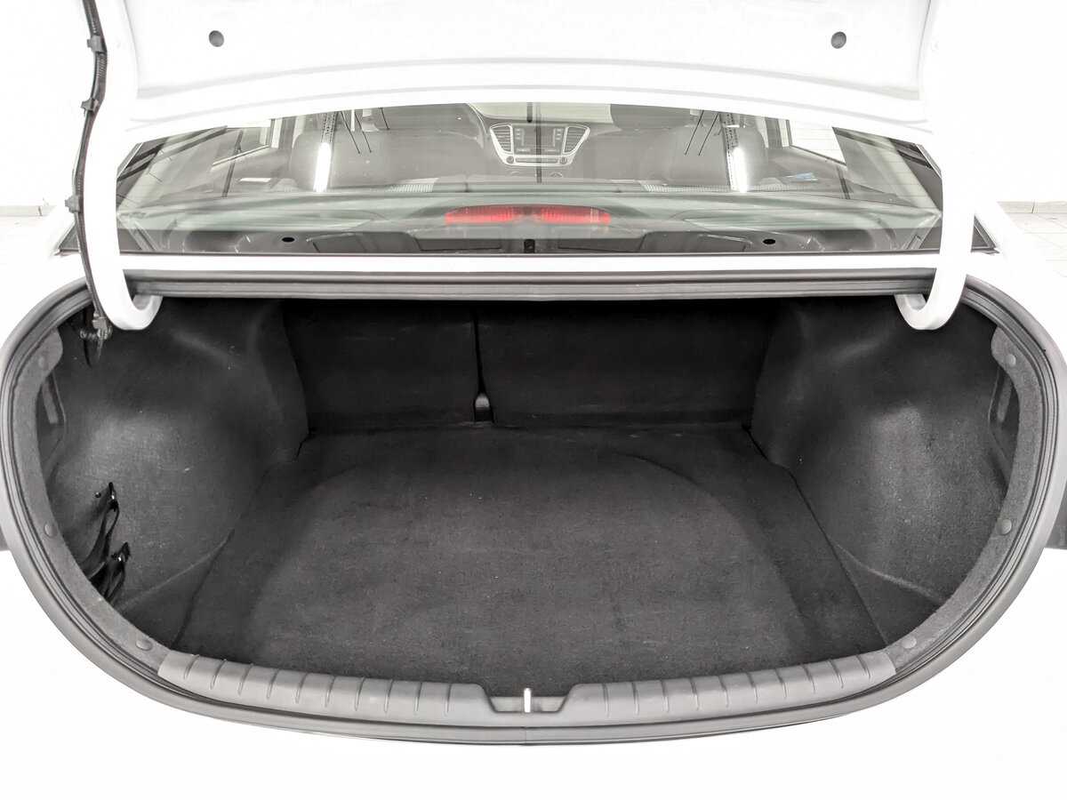 Купить Hyundai Solaris с пробегом. Фото: #9