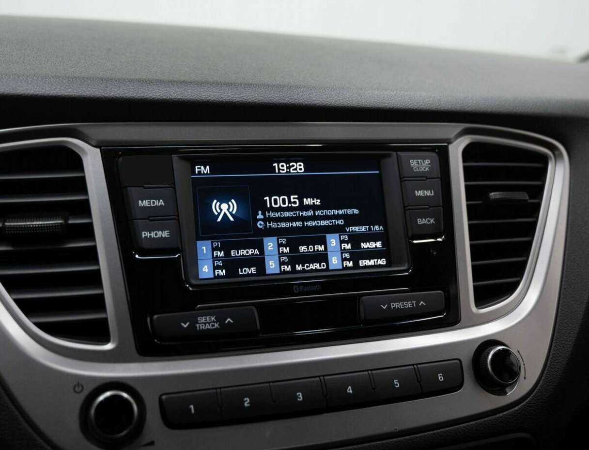 Купить Hyundai Solaris с пробегом. Фото: #19