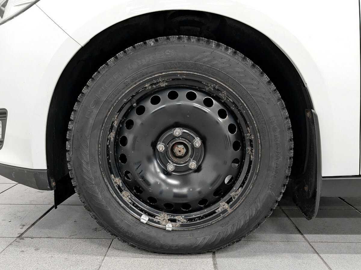 Купить Ford Focus с пробегом. Фото: #17