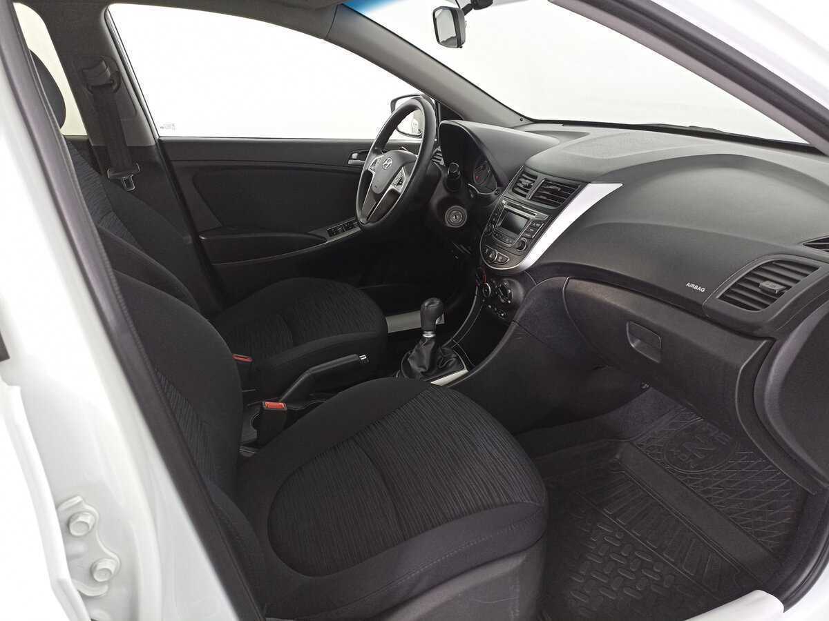 Купить Hyundai Solaris с пробегом. Фото: #10