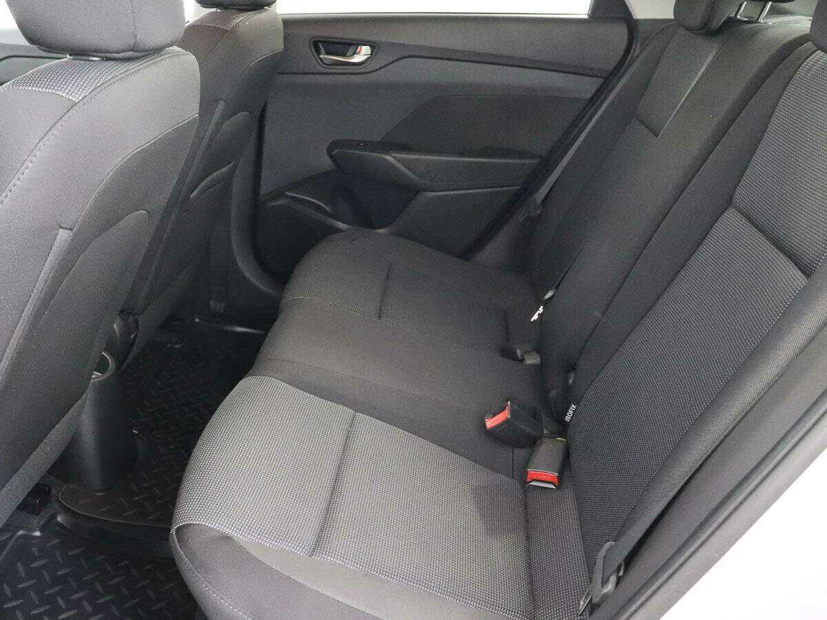 Купить Hyundai Solaris с пробегом. Фото: #8