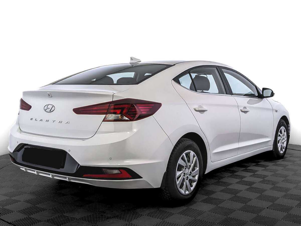 Купить Hyundai Elantra с пробегом. Фото: #4
