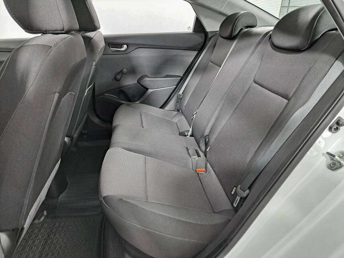 Купить Hyundai Solaris с пробегом. Фото: #10