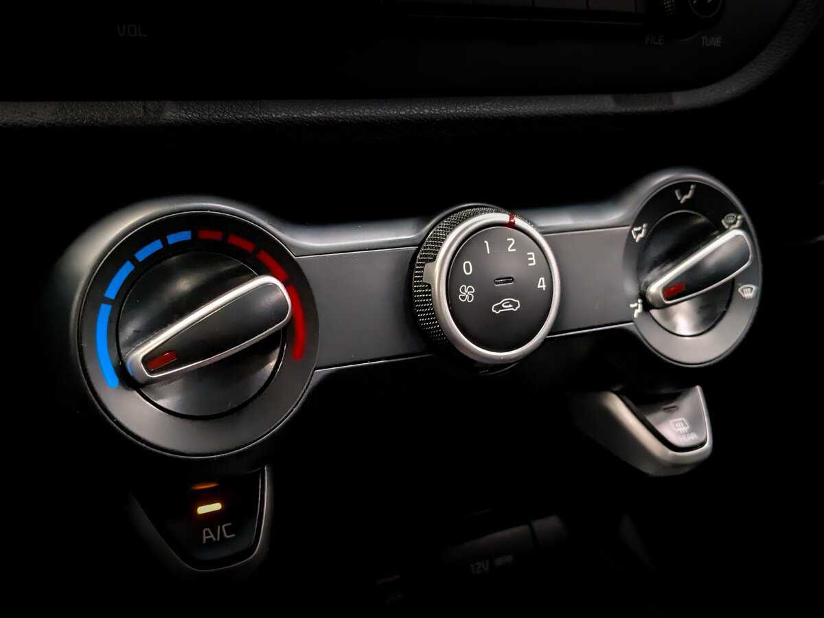 Купить Kia Rio с пробегом. Фото: #24