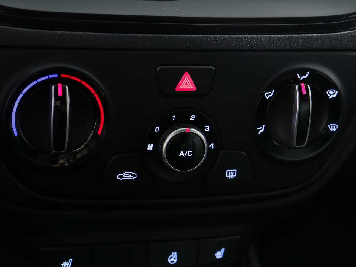 Купить Hyundai Solaris с пробегом. Фото: #14