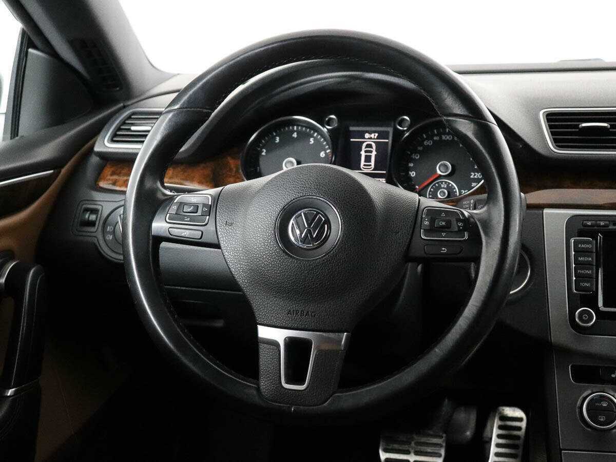 Купить Volkswagen Passat CC с пробегом. Фото: #12