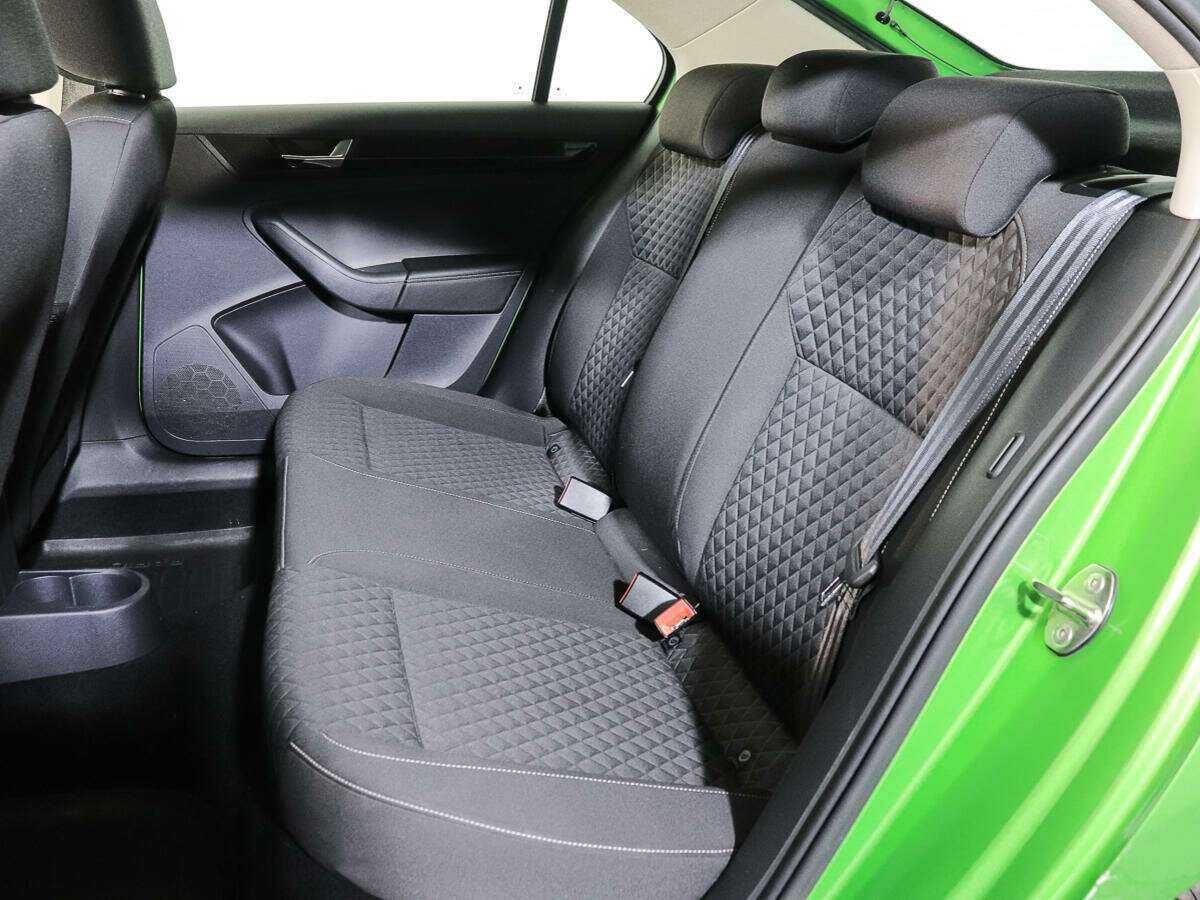 Купить Skoda Rapid с пробегом. Фото: #8