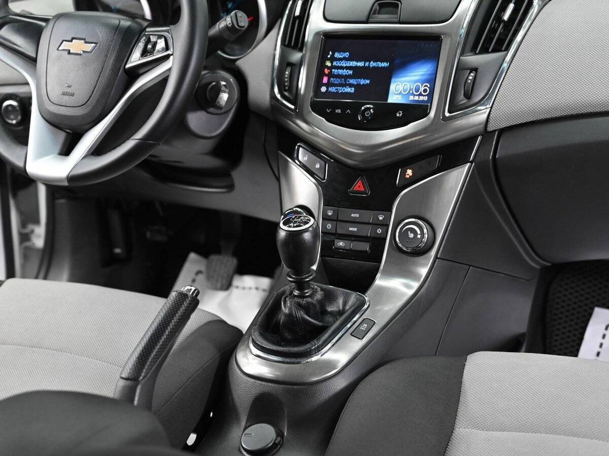 Купить Chevrolet Cruze с пробегом. Фото: #9