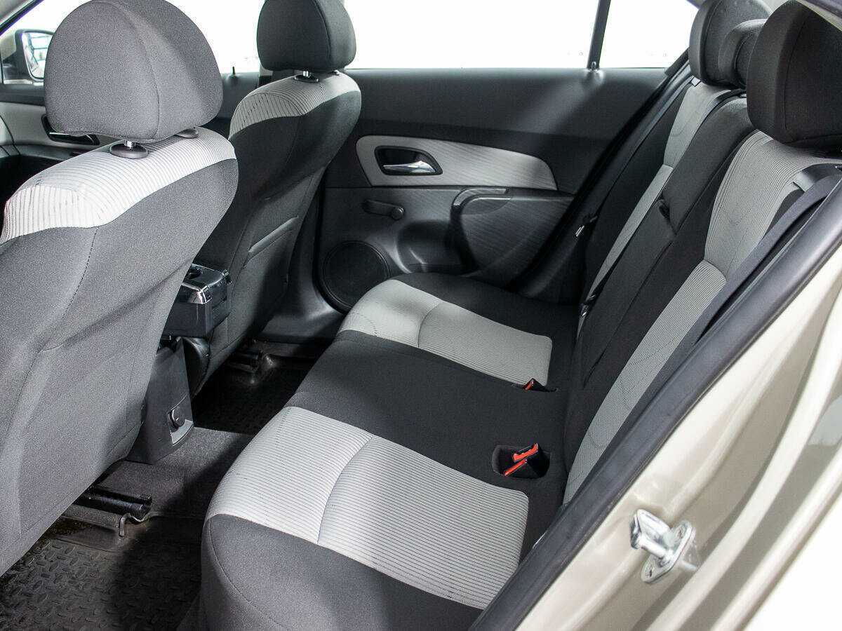 Купить Chevrolet Cruze с пробегом. Фото: #8