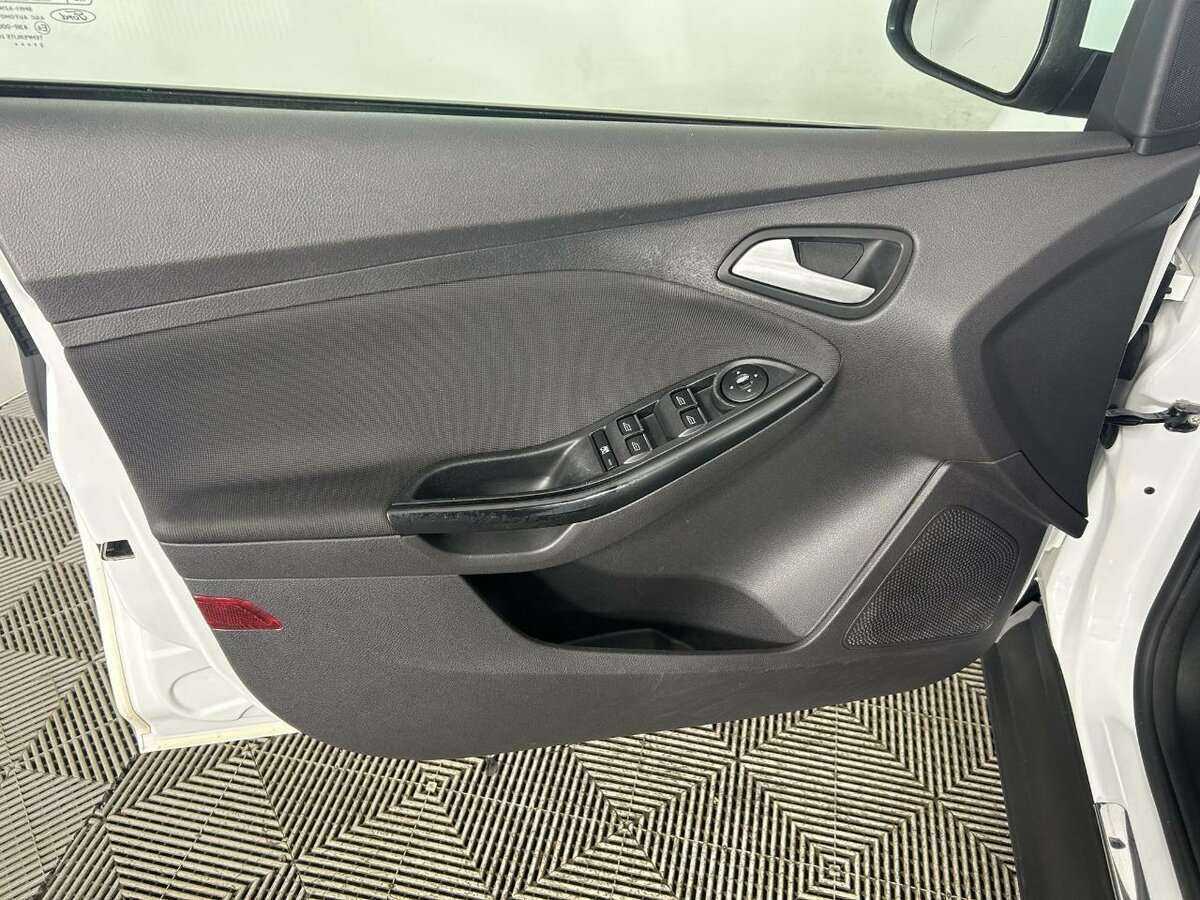Купить Ford Focus с пробегом. Фото: #7