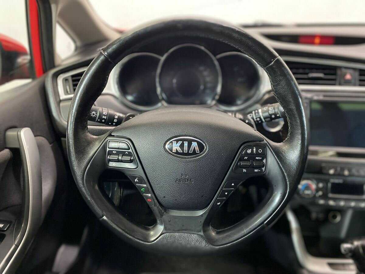 Купить Kia Ceed с пробегом. Фото: #12