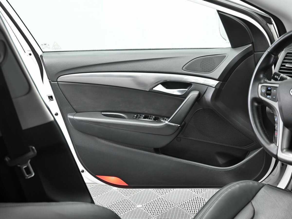 Купить Hyundai i40 с пробегом. Фото: #6