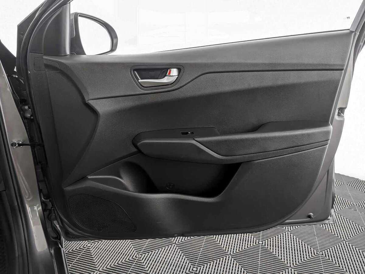 Купить Hyundai Solaris с пробегом. Фото: #19