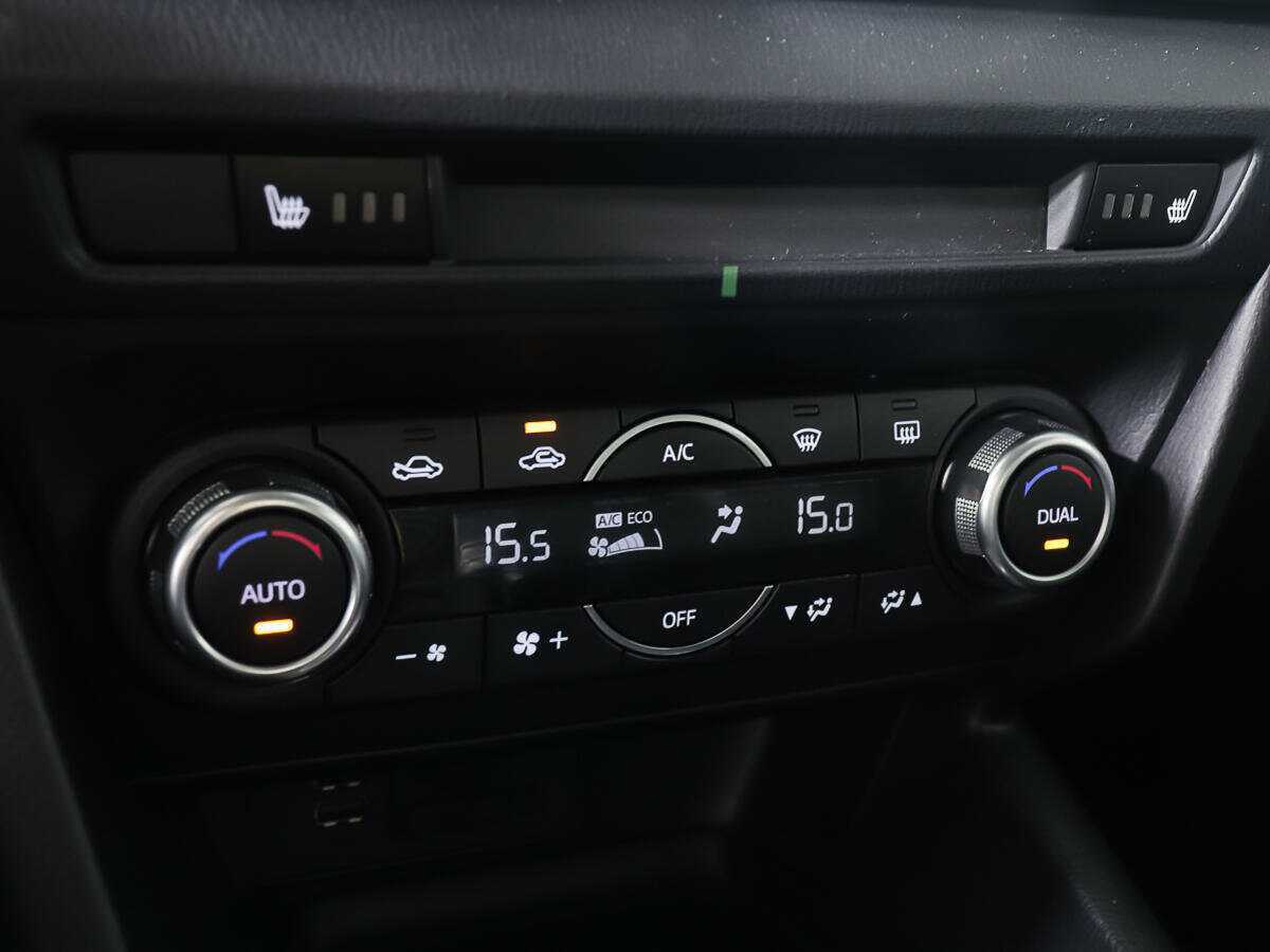 Купить Mazda 3 с пробегом. Фото: #20