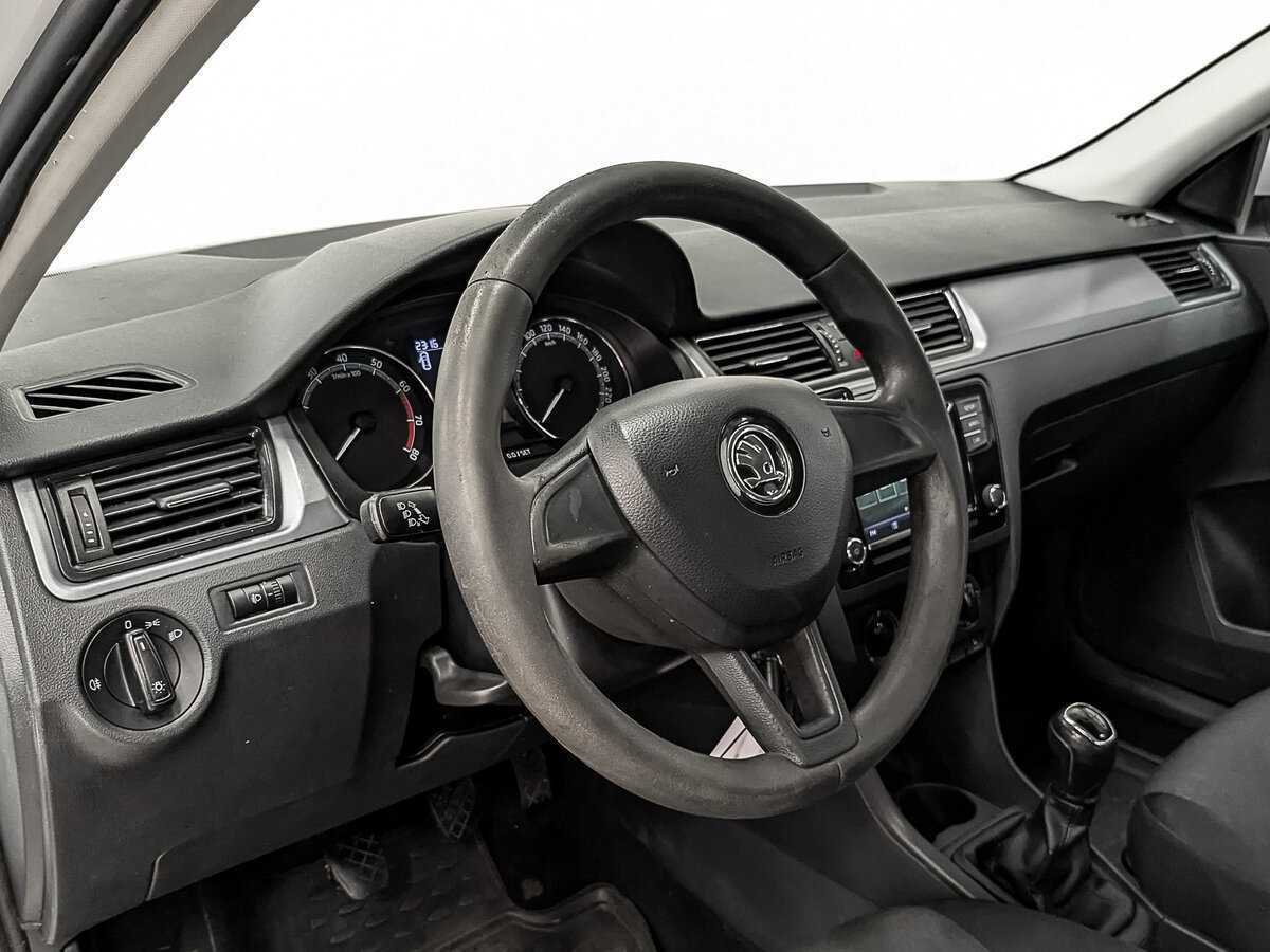 Купить Skoda Rapid с пробегом. Фото: #12