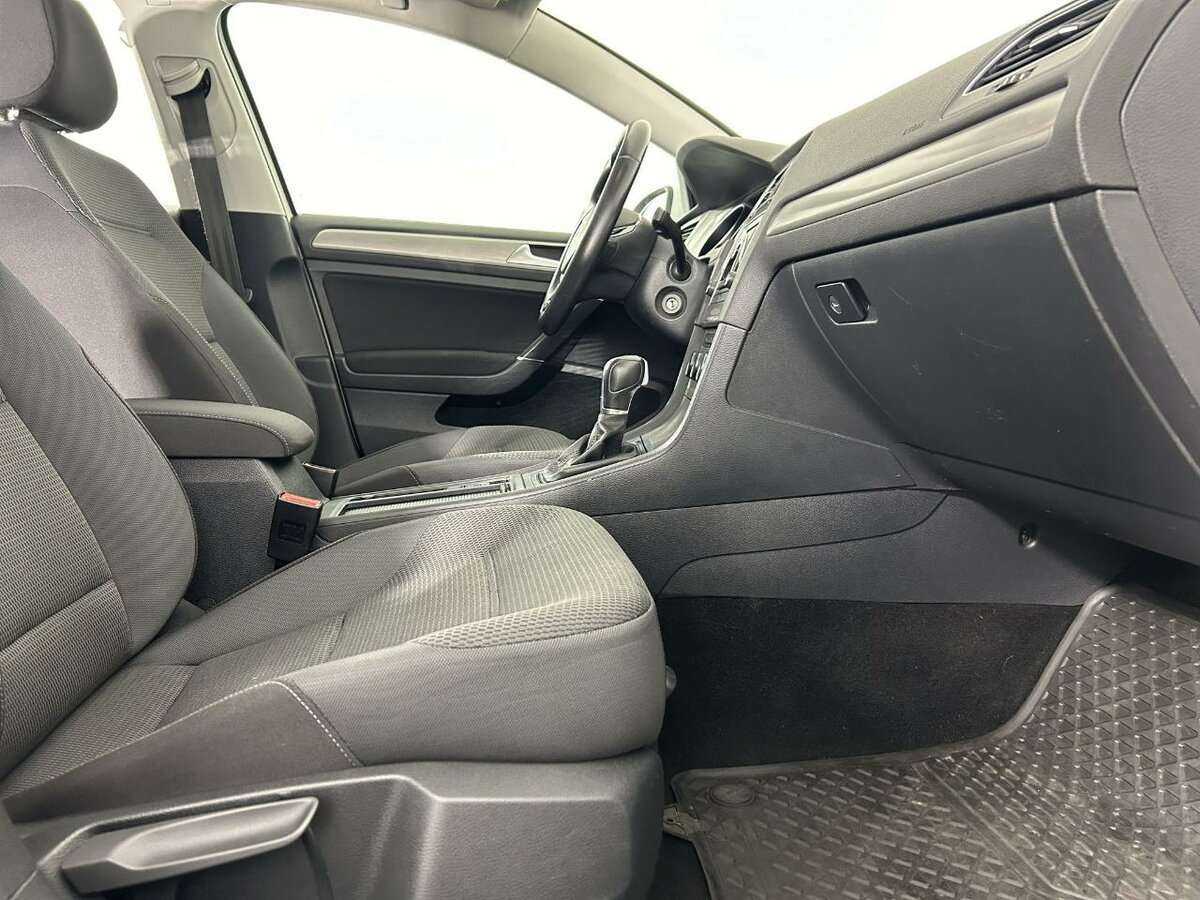 Купить Volkswagen Golf с пробегом. Фото: #13