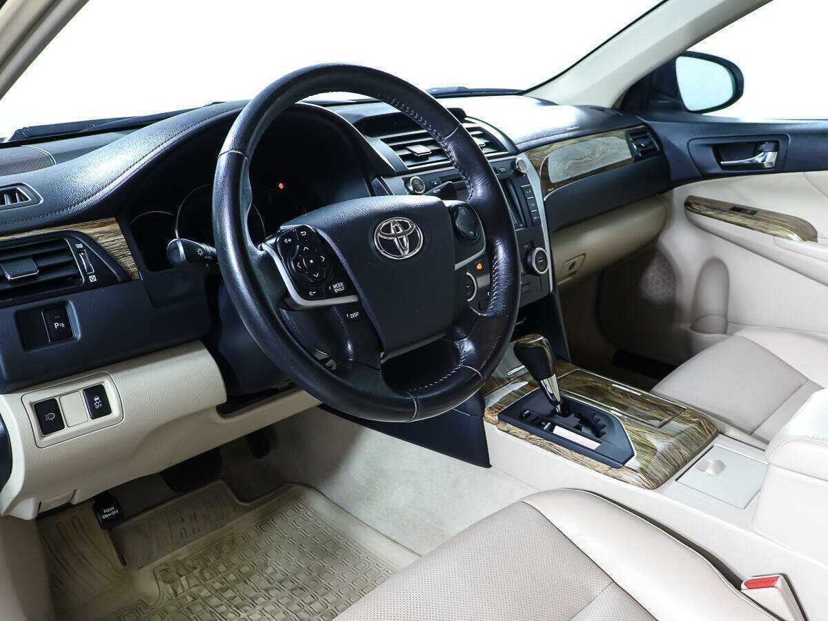 Купить Toyota Camry с пробегом. Фото: #14