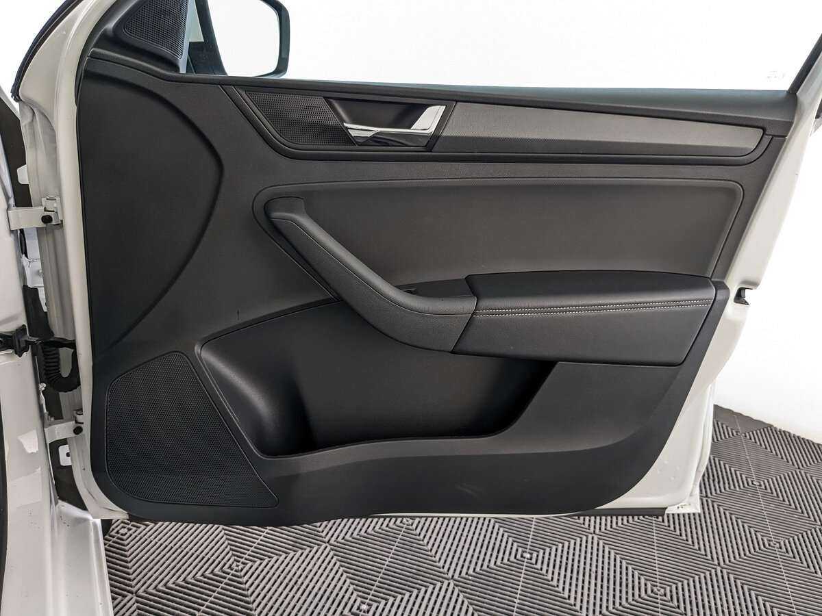 Купить Skoda Rapid с пробегом. Фото: #21