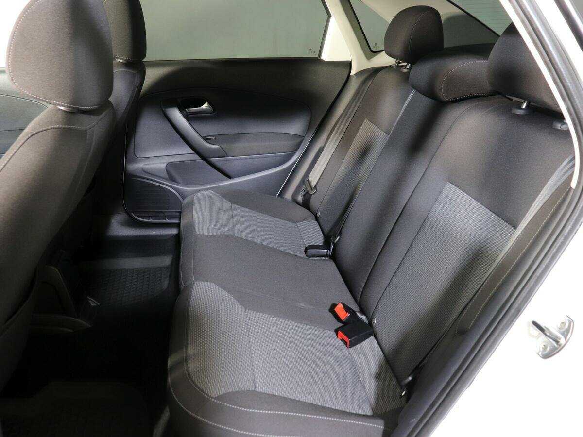 Купить Volkswagen Polo с пробегом. Фото: #9