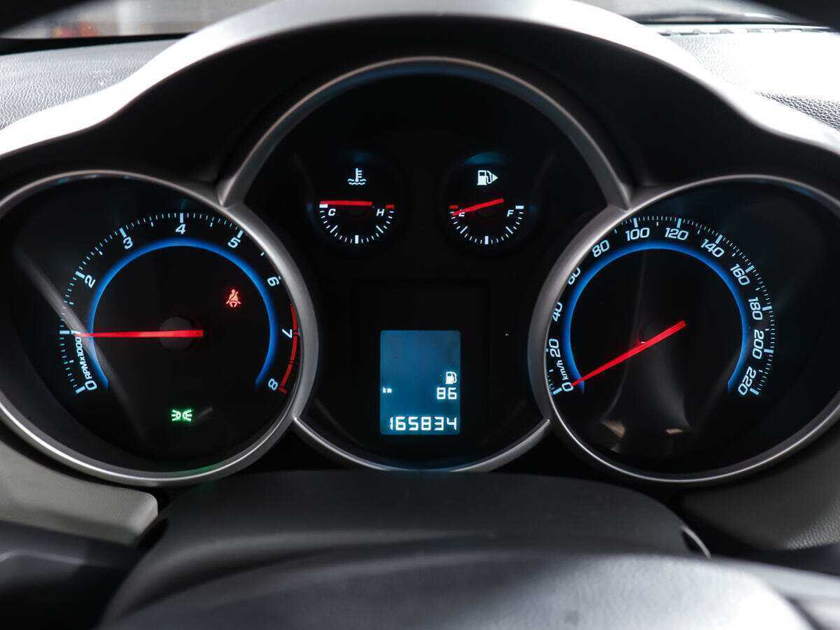 Купить Chevrolet Cruze с пробегом. Фото: #13