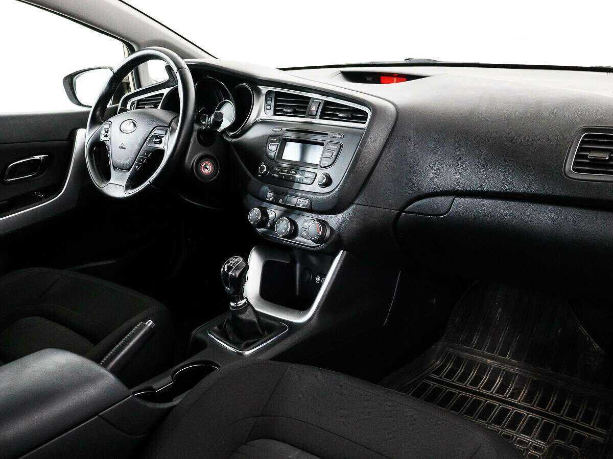 Купить Kia Ceed с пробегом. Фото: #8