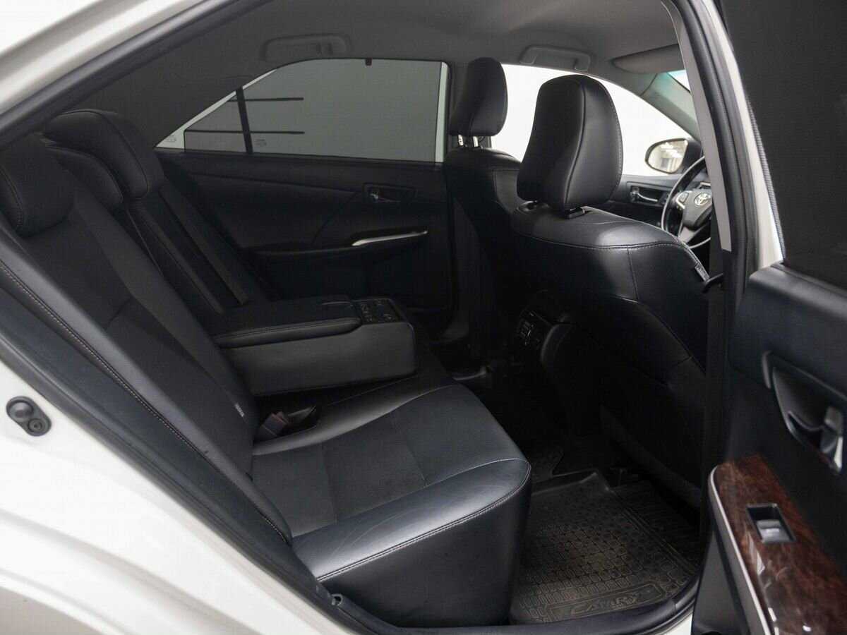 Купить Toyota Camry с пробегом. Фото: #9