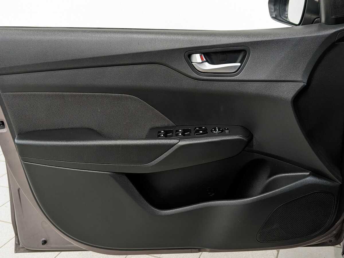 Купить Hyundai Solaris с пробегом. Фото: #14