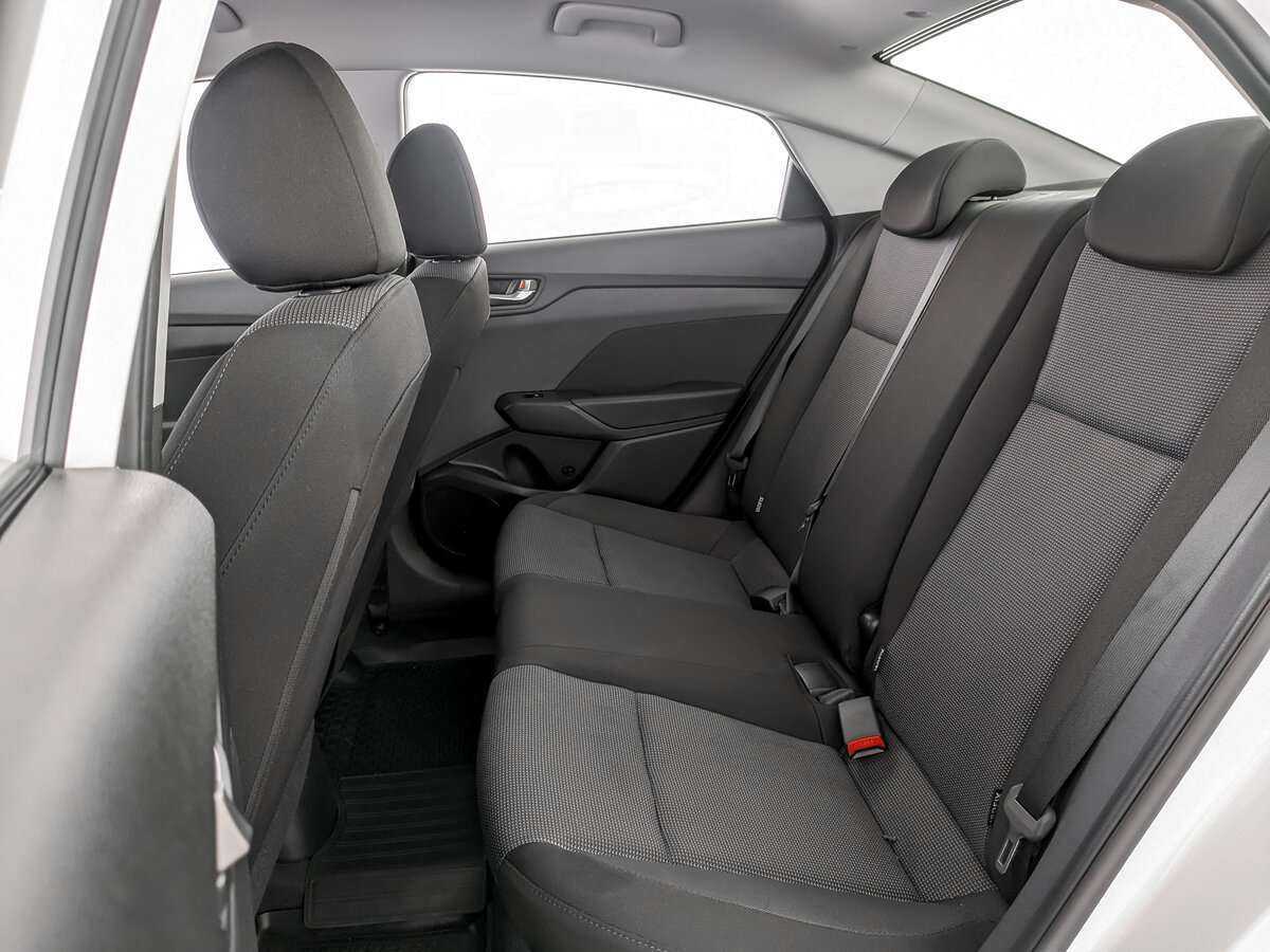 Купить Hyundai Solaris с пробегом. Фото: #11