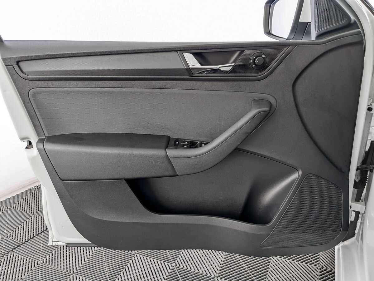 Купить Skoda Rapid с пробегом. Фото: #14