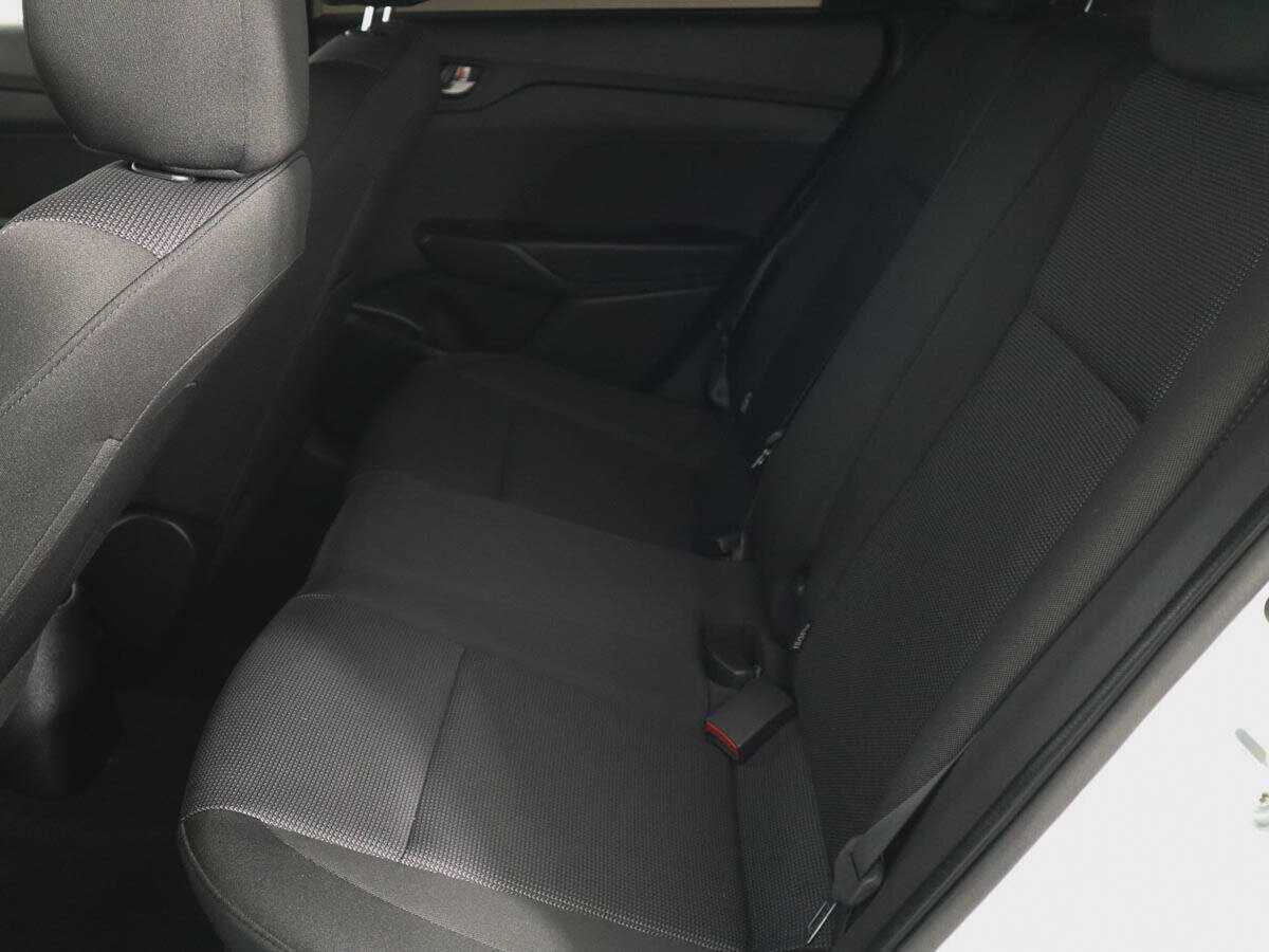 Купить Hyundai Solaris с пробегом. Фото: #6