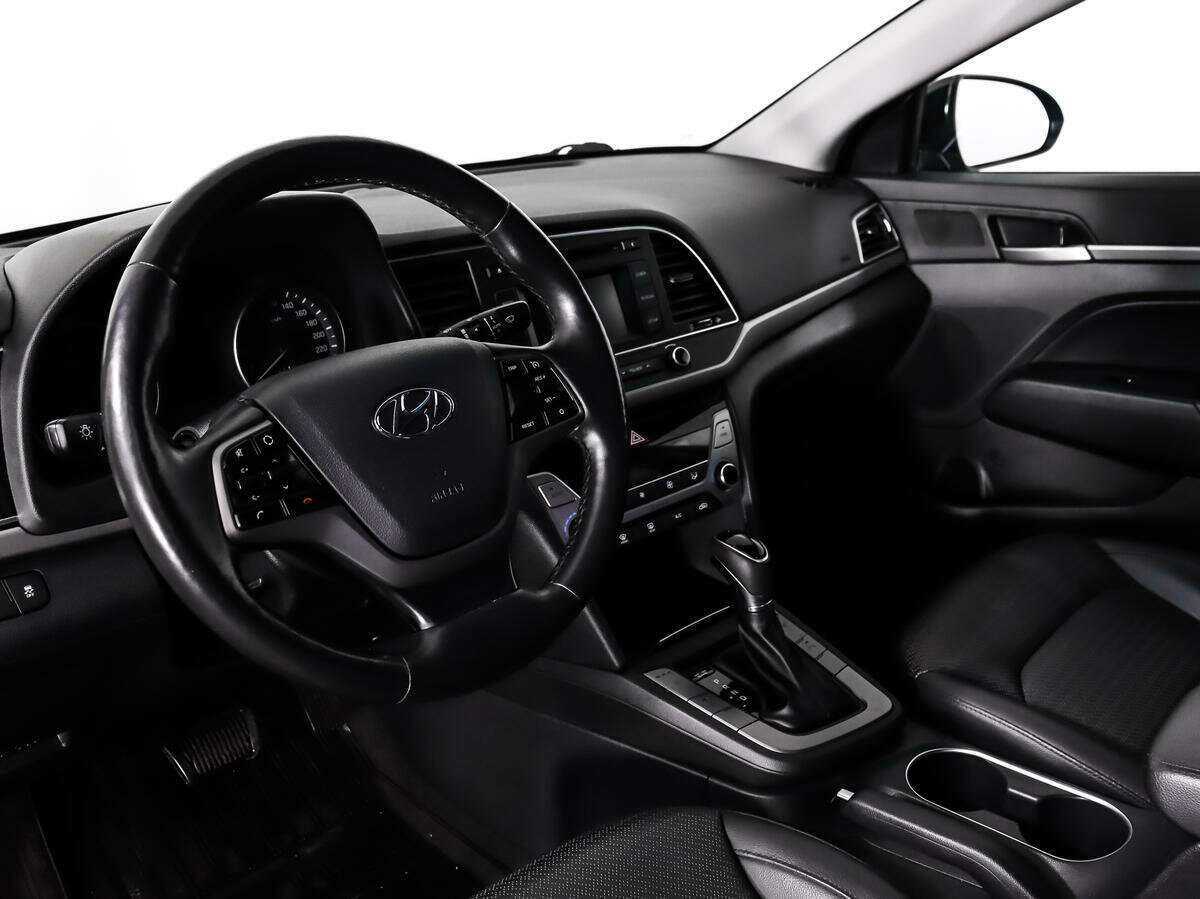Купить Hyundai Elantra с пробегом. Фото: #8