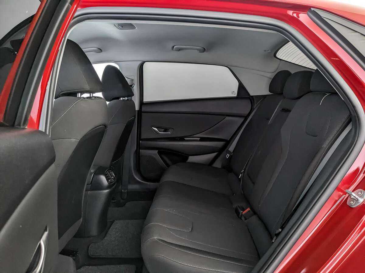 Купить Hyundai Elantra с пробегом. Фото: #13