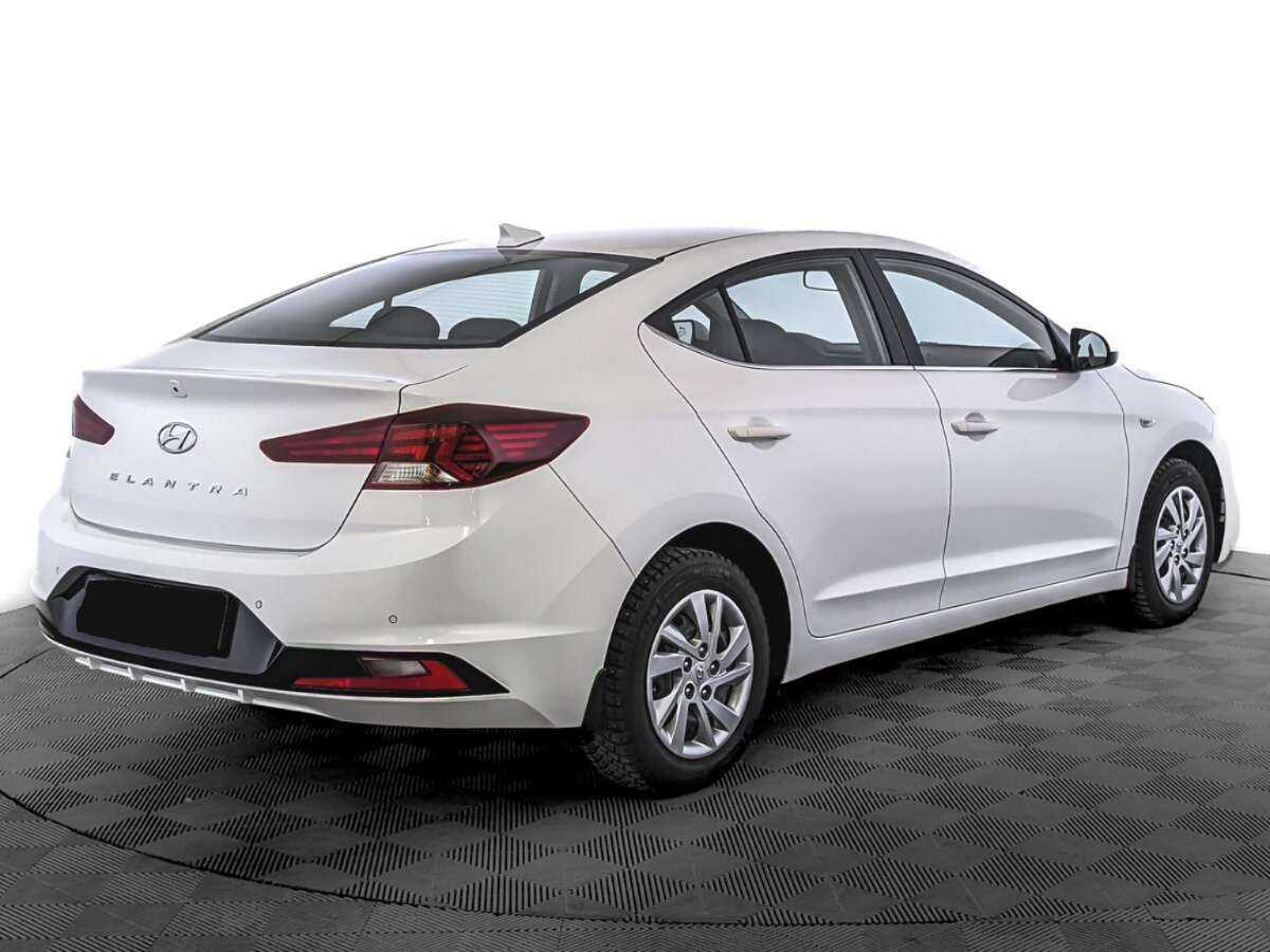 Купить Hyundai Elantra с пробегом. Фото: #4