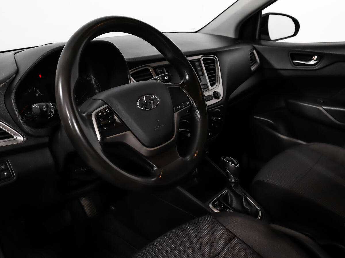 Купить Hyundai Solaris с пробегом. Фото: #8