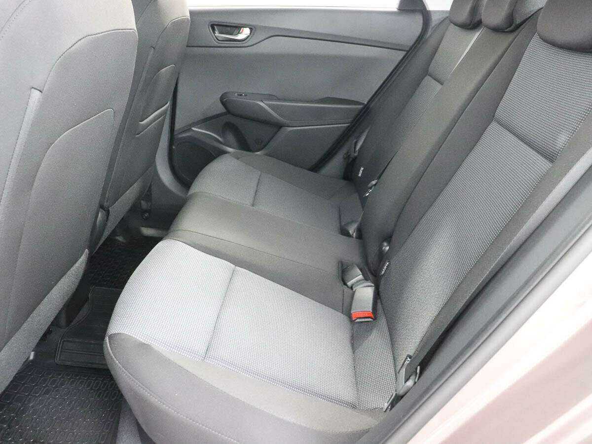 Купить Hyundai Solaris с пробегом. Фото: #8