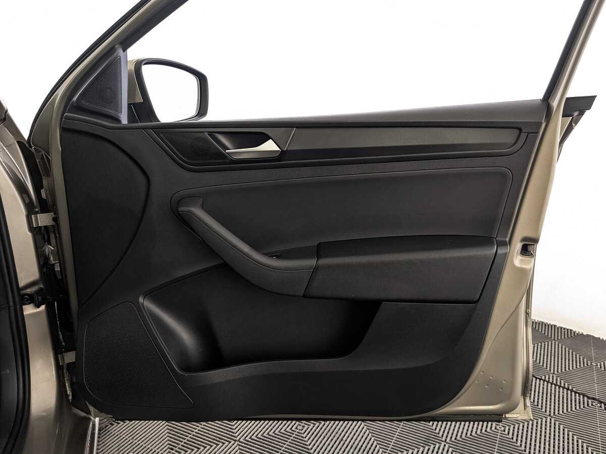 Купить Volkswagen Polo с пробегом. Фото: #24